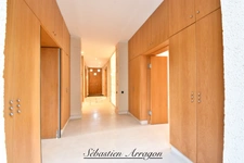 Elegant 19th-Century Manor House – 460 sqm – 8,300 sqm Park – Swimming Pool – Walking Distance to Town