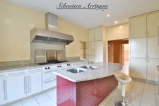 Maison de maître du XIXᵉ siècle à Villeneuve-sur-Lot – 460 m² – Parc de 8 300 m² – Piscine – Centre-ville à pied