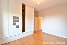 Elegant 19th-Century Manor House – 460 sqm – 8,300 sqm Park – Swimming Pool – Walking Distance to Town
