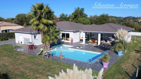 Villa d’architecte contemporaine à 10 minutes d’Agen – Calme, volumes et prestations haut de gamme (47)