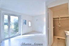 Elegant 19th-Century Manor House – 460 sqm – 8,300 sqm Park – Swimming Pool – Walking Distance to Town