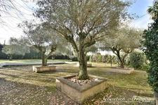 Elegant 19th-Century Manor House – 460 sqm – 8,300 sqm Park – Swimming Pool – Walking Distance to Town