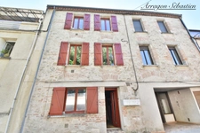  Immeuble en pierre au centre de Villeneuve-sur-Lot (47)