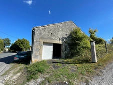 ancien atelier de menuiserie avec logement à vendre ROUILLAC (16)