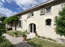 AUMAGNE, CHARENTE – An authentic stone longère with real character