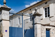 Dpt Charente (16), à vendre proche de SAINTES maison P9 de 240 m² - Terrain de 1 198,00 m² 