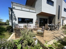 Dpt Charente Maritime (17), for sale house P8 with small house P5 and swimming pool - Land of 2,282.00 m² 