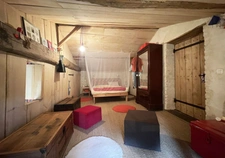 AUMAGNE, CHARENTE – An authentic stone longère with real character