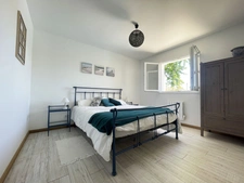 Dpt Charente Maritime (17), for sale house P8 with small house P5 and swimming pool - Land of 2,282.00 m² 