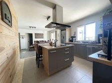 Dpt Charente Maritime (17), for sale house P8 with small house P5 and swimming pool - Land of 2,282.00 m² 