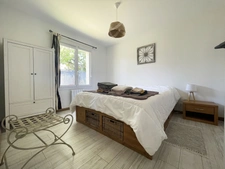 Dpt Charente Maritime (17), for sale house P8 with small house P5 and swimming pool - Land of 2,282.00 m² 