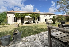 AUMAGNE, CHARENTE – An authentic stone longère with real character