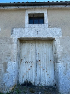 ancien atelier de menuiserie avec logement à vendre ROUILLAC (16)