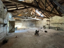 ancien atelier de menuiserie avec logement à vendre ROUILLAC (16)