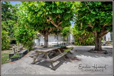 Appartement au 1er étage - 2 pièces avec terrasse et piscine commune