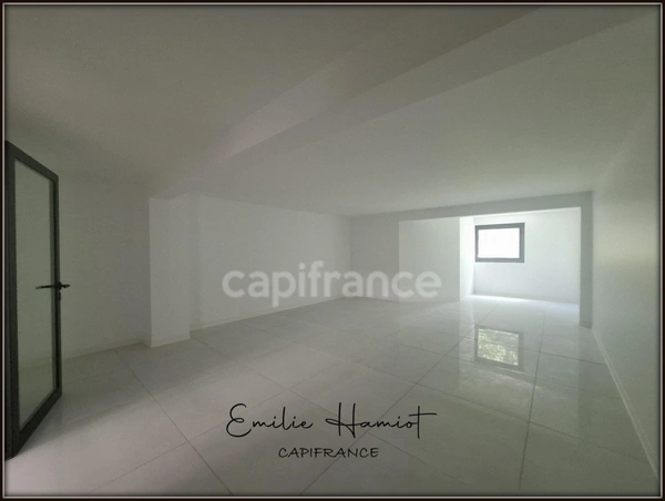 A Louer - Local professionnel de 46m² - Fort de France Zone Franche de Dillon