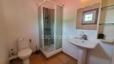 Appartement au 1er étage - 2 pièces avec terrasse et piscine commune