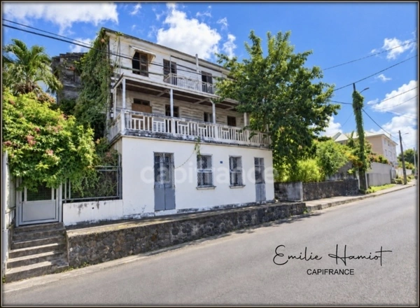 A vendre - Fort de France Clairière - Terrain avec bâti à réhabiliter ou à démolir