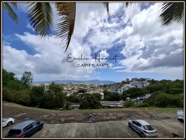 A louer - Appartement 2 pièces avec vue mer - Fort de France