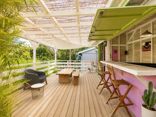 A louer - Maisonnette en bois - 2 pièces avec terrasse, piscine commune 