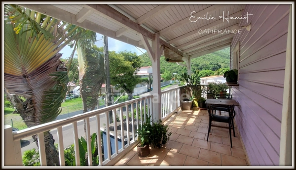Appartement au 1er étage - 2 pièces avec terrasse et piscine commune