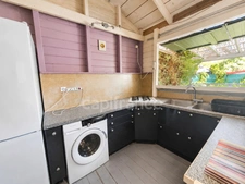 A louer - Maisonnette en bois - 2 pièces avec terrasse, piscine commune 