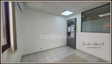 Local professionnel 9m² - Lamentin Place d'Armes