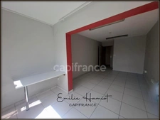 À LOUER – Local professionnel avec vue mer – Fort-de-France, Batelière (Immeuble Le Panorama)