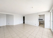 A Louer - Appartement de type 4 - Terrasse - Box - Parking - Vue mer - SCHOELCHER - Plateau Fofo