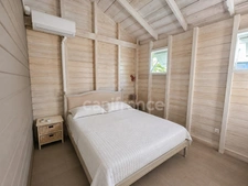 A louer - Maisonnette en bois - 2 pièces avec terrasse, piscine commune 