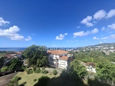 A Louer - Appartement de type 4 - Terrasse - Box - Parking - Vue mer - SCHOELCHER - Plateau Fofo
