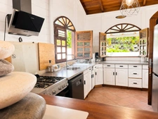 À VENDRE – Maison individuelle - Saint-Pierre – 7 pièces - 140 m² - Terrain de 692 m² - Vue mer et montagne Pelée 