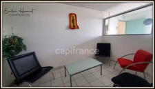 Local professionnel 11.20m² - Lamentin Place d'Armes  