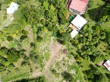 A vendre – TERRAIN CONSTRUCTIBLE DE 1060 m² – LE CARBET - Quartier Bel-Event