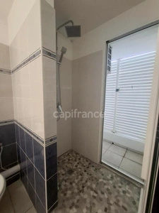 A Louer - Appartement de type 4 - Terrasse - Box - Parking - Vue mer - SCHOELCHER - Plateau Fofo