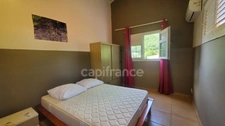 À Vendre – Charmant Appartement T2 Meublé avec Terrasse et Vue Mer – Case Pilote, Quartier Fond-Boucher