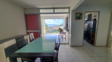 Appartement au 1er étage - 3 pièces avec terrasse et vue mer