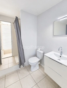A Louer - Appartement de type 4 - Terrasse - Box - Parking - Vue mer - SCHOELCHER - Plateau Fofo