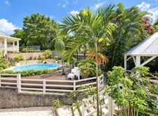 A vendre - Fort de France Quartier Didier -  Villa T6 avec jardin, terrasse, carbet et piscine