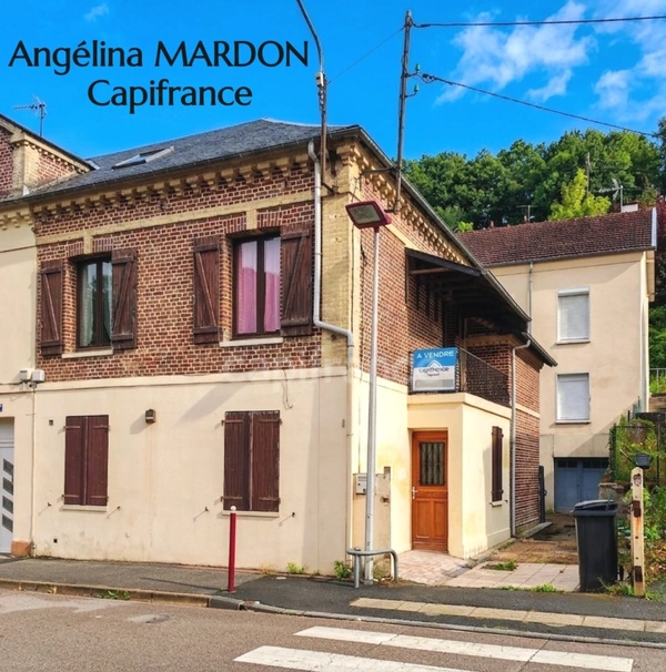 Maison de ville familiale T7 de 139 m² à Bolbec (5 à 6 chambres) avec cour et atelier