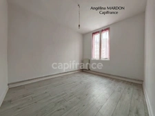 Maison de ville familiale T7 de 139 m² à Bolbec (5 à 6 chambres) avec cour et atelier