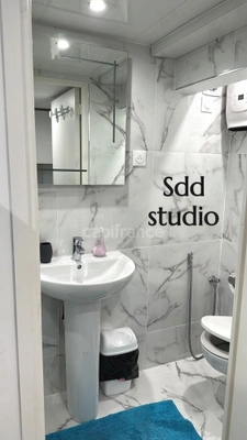 Spécial Investisseur : Maison de ville en mono-propriété (0 syndic), Rénovation Totale, DPE B - Colocation 7 ch + Studio indépendant) 