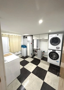 Spécial Investisseur : Maison de ville en mono-propriété (0 syndic), Rénovation Totale, DPE B - Colocation 7 ch + Studio indépendant) 