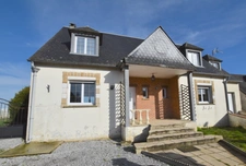 Pavillon familial 168 m² - 5 chambres - Terrain 910 m² - Calme de la campagne à 10 min de Guise (Wiège-Faty)