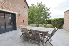 VERCHAIN-MAUGRÉ – CORPS DE FERME RÉNOVÉ – 178 m² – TERRAIN 1 382 m² – DÉPENDANCES & GRANGE