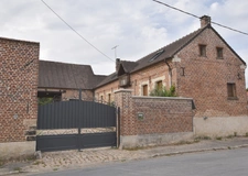 VERCHAIN-MAUGRÉ – CORPS DE FERME RÉNOVÉ – 178 m² – TERRAIN 1 382 m² – DÉPENDANCES & GRANGE