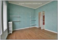 Dpt Charente Maritime (17), for sale SAINT JEAN D'ANGELY town center investment property - with a total surface area of 437 m²
