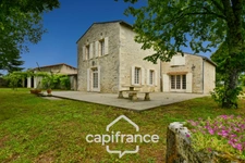 Dpt Charente Maritime (17), à vendre entre SAINT JEAN D'ANGELY et SAINTES maison de caractère P8  sur 3800m² de jardin clos 