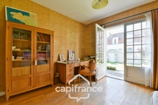 Maison PLAIN PIED  à vendre 6 pièces SAINT JEAN D'ANGELY (17) avec jardin clos et garage