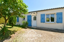 Single-storey house for sale, 4 rooms, ANNEZAY (17) with garages and enclosed garden of 1145m²